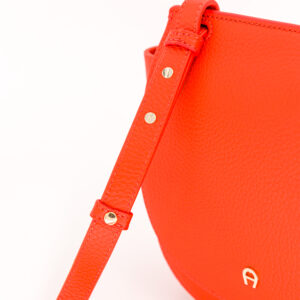 Orange Lederhandtasche